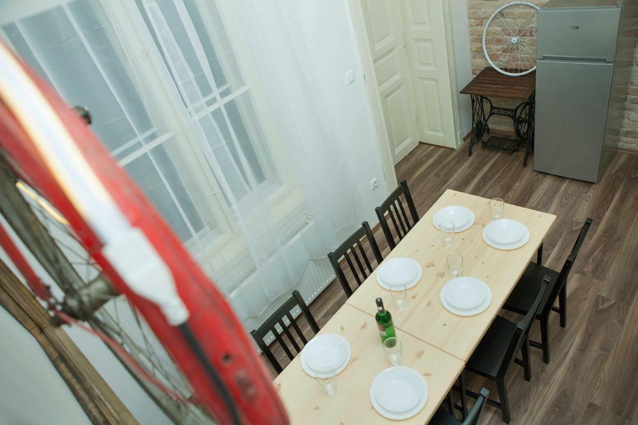 Cheerful And Cozy 2 Bedrooms 2 Bathrooms With Location Apartament *