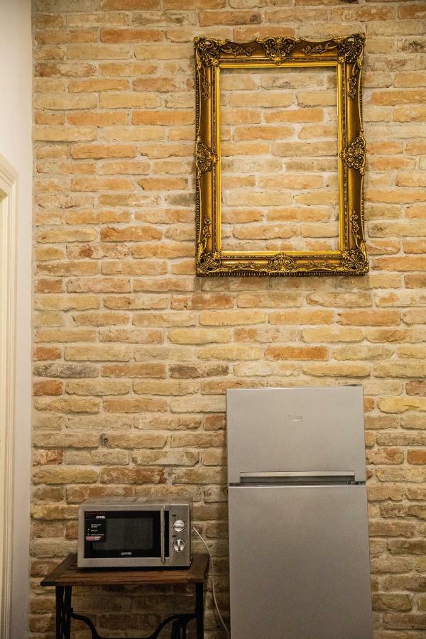 Cheerful And Cozy 2 Bedrooms 2 Bathrooms With Location Apartament *