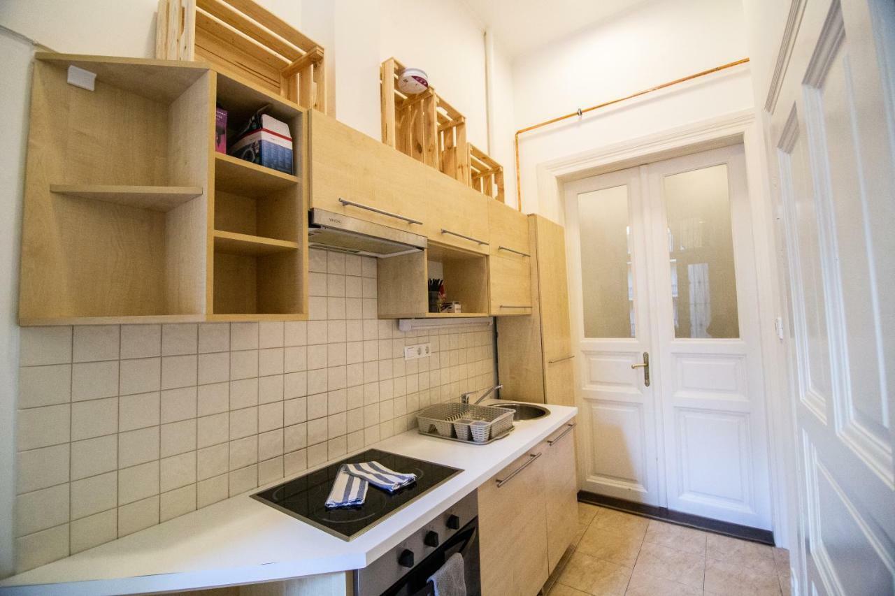 Cheerful And Cozy 2 Bedrooms 2 Bathrooms With Location Apartament Budapesta